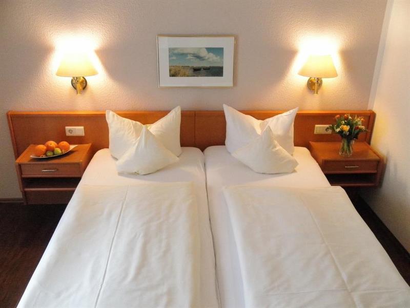 R&R Strandhotel Baabe Buitenkant foto