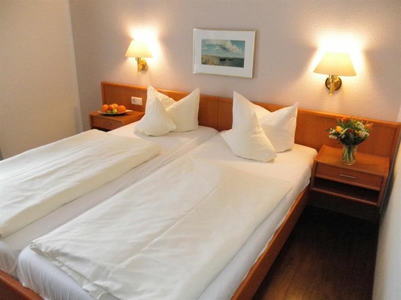 R&R Strandhotel Baabe Buitenkant foto